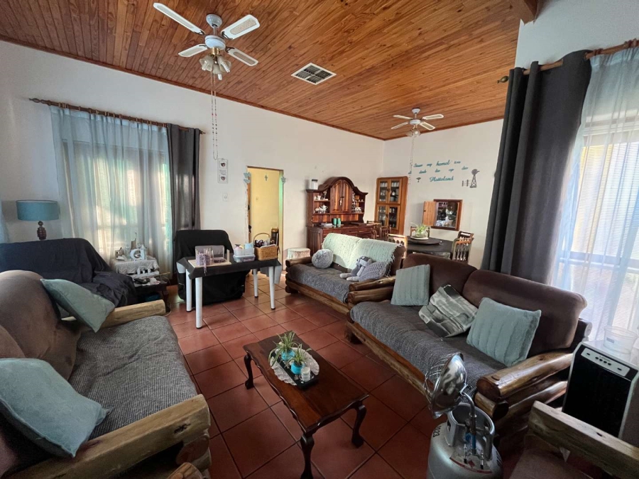 5 Bedroom Property for Sale in Die Rand Northern Cape